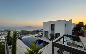 Villa Aylinda With Private Heated Pool